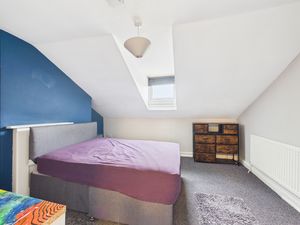 Bedroom- click for photo gallery